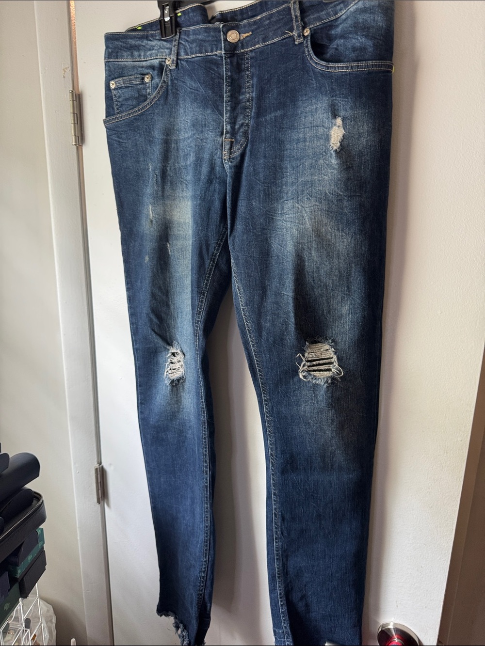 Slim Ripped Men's Jeans in Dark Blue